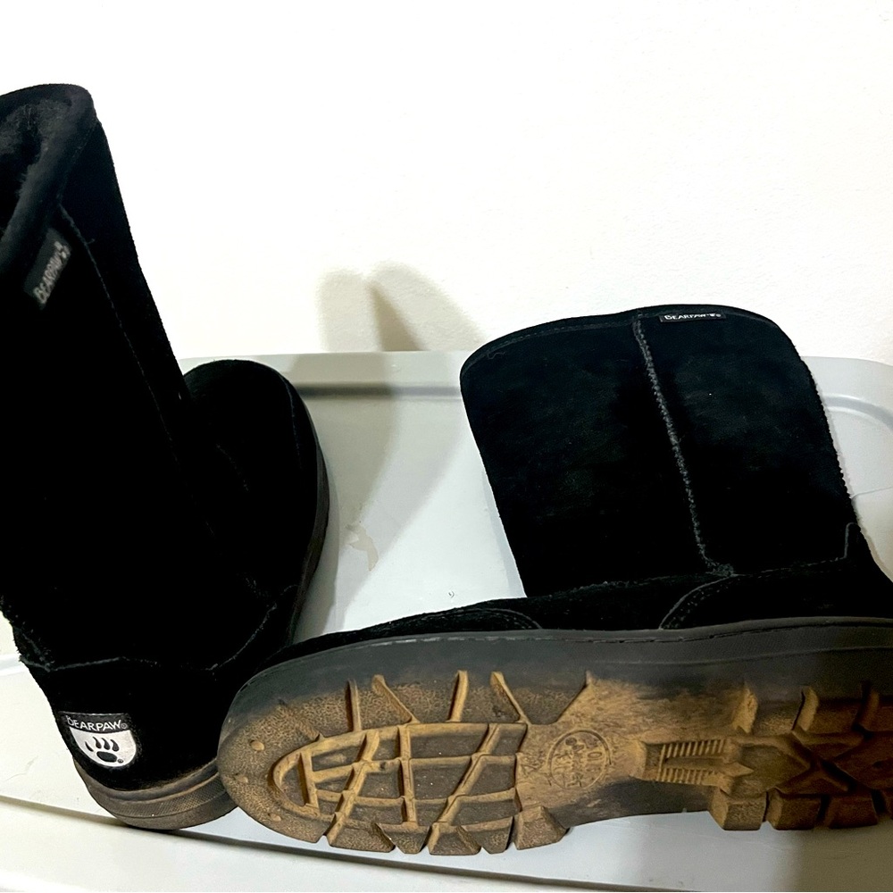 BearPaw Women’s Black Suede Boots.